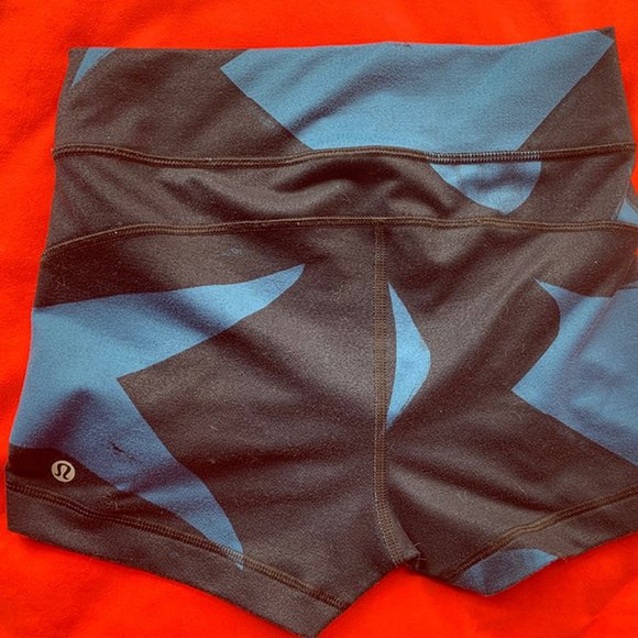 Lululemon Liberty Shorts - Picture 4 of 5